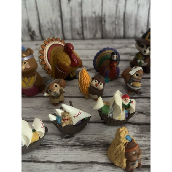 19 Vintage Hallmark Merry Miniatures Fall Thanksgiving 80s Bears Squirrel Turkey - Picture 4 of 16